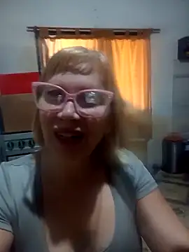 Snapshot of SexyMilf1211 chatting on 04/13/26, 01:49 SexyMilf1211 online show from 04/13/26, 01:49