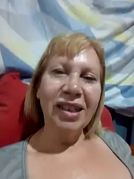 Snapshot of SexyMilf1211 chatting on 04/15/26, 08:43 SexyMilf1211 online show from 04/15/26, 08:43