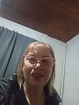 Snapshot of SexyMilf1211 chatting on 07/04/26, 12:22 SexyMilf1211 online show from 07/04/26, 12:22