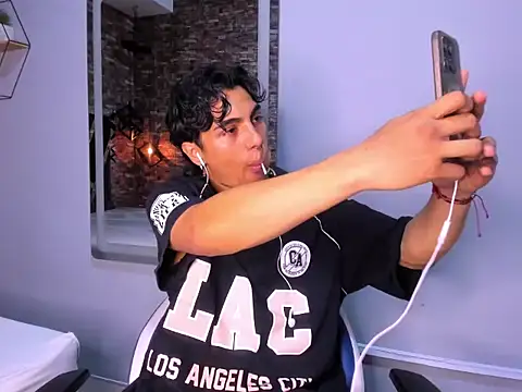 MattFiore online show from 12/21/25, 06:26