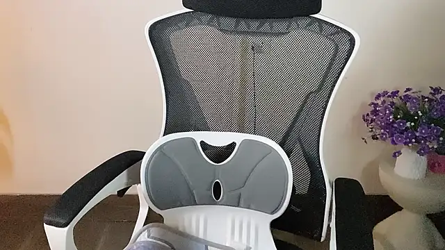 Snapshot of Babe-sweet chatting on 03/21/26, 02:16 Babe-sweet online show from 03/21/26, 02:16