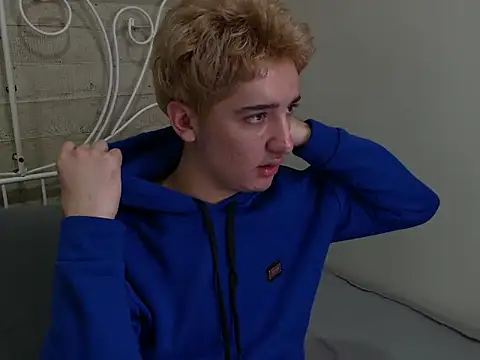 Snapshot of LucasFinister chatting on 11/18/25, 11:36 LucasFinister online show from 11/18/25, 11:36