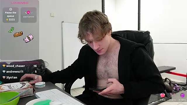 Snapshot of Charles_Dreams chatting on 12/03/25, 08:07 Charles Dreams online show from 12/03/25, 08:07