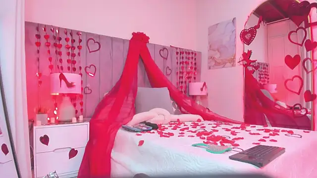 Valentino moretti online show from 02/16/26, 11:50