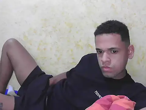 Snapshot of Black_cock22 chatting on 11/21/25, 04:16 Black cock22 online show from 11/21/25, 04:16