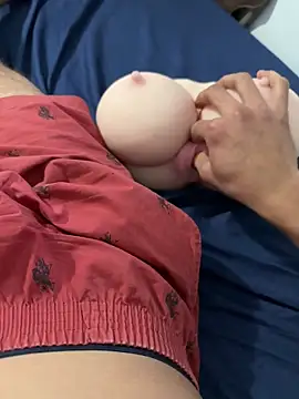 Snapshot of useedm chatting on 11/13/25, 08:08 useedm online show from 11/13/25, 08:08