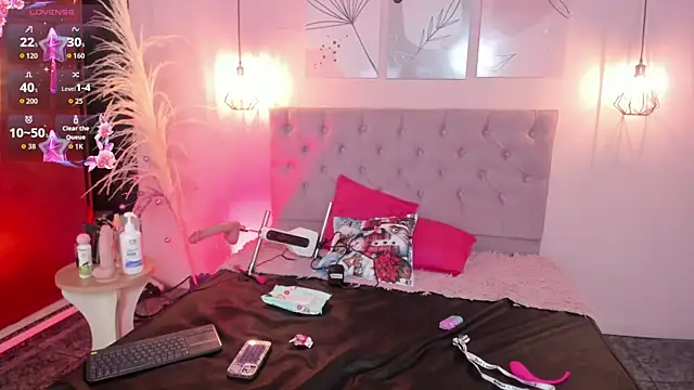 Snapshot of Celestehonney chatting on 12/16/25, 03:06 Celestehonney online show from 12/16/25, 03:06