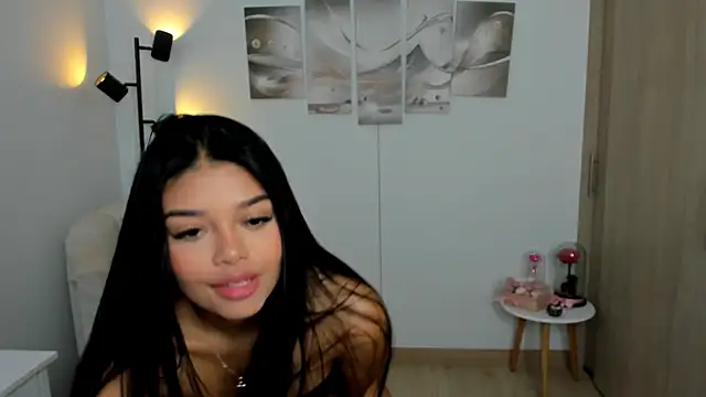Snapshot of haileyflorez_ chatting on 05/06/26, 02:55 haileyflorez online show from 05/06/26, 02:55