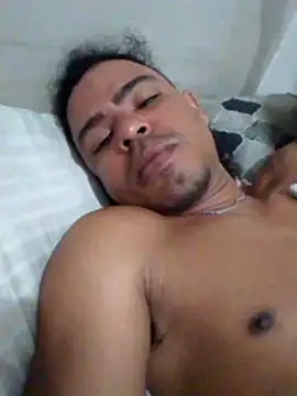 Snapshot of morenoosafado18cm chatting on 11/14/25, 01:37 morenoosafado18cm online show from 11/14/25, 01:37