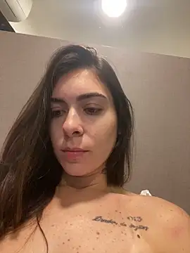 Snapshot of fer-nanda chatting on 04/11/26, 12:15 fer-nanda online show from 04/11/26, 12:15