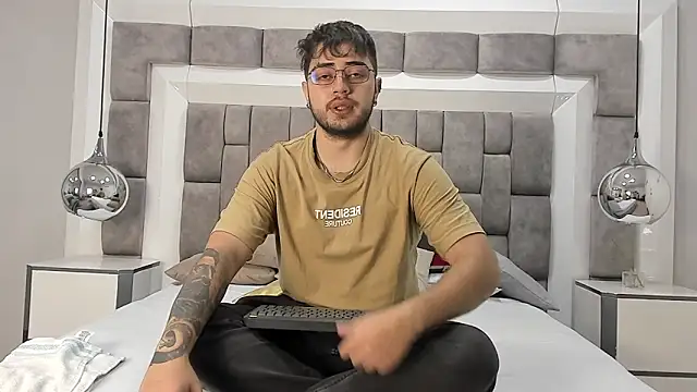 Ethan Greys online show from 11/24/25, 03:50