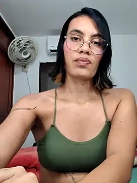 Snapshot of Mia_saaenz chatting on 11/18/25, 08:57 Mia saaenz online show from 11/18/25, 08:57