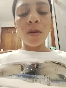 Snapshot of Queen_evaluna chatting on 05/22/26, 11:43 Queen evaluna online show from 05/22/26, 11:43
