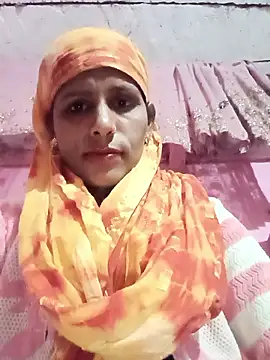 Snapshot of Pirvesh_singh chatting on 01/18/26, 04:55 Pirvesh singh online show from 01/18/26, 04:55