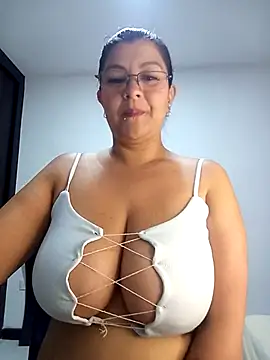 Snapshot of CelesteAlvarez1989 chatting on 04/12/26, 02:16 CelesteAlvarez1989 online show from 04/12/26, 02:16