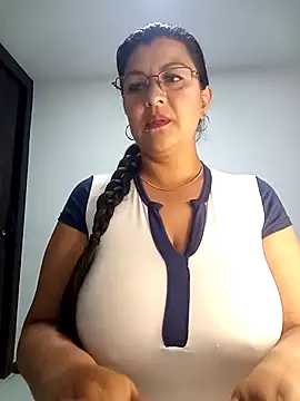 Snapshot of CelesteAlvarez1989 chatting on 05/06/26, 05:03 CelesteAlvarez1989 online show from 05/06/26, 05:03