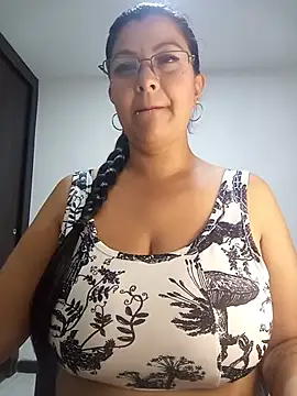 Snapshot of CelesteAlvarez1989 chatting on 05/19/26, 03:57 CelesteAlvarez1989 online show from 05/19/26, 03:57
