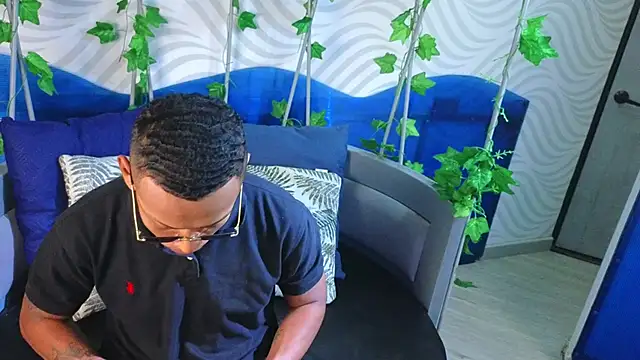 xander molina online show from 11/15/25, 03:48