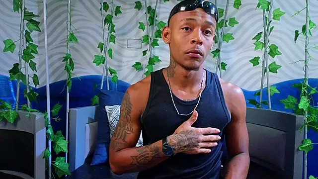 xander molina online show from 11/16/25, 03:34