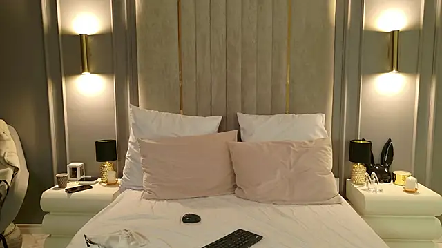 RileyHeaven online show from 11/15/25, 09:32