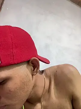 Snapshot of Luigi_cumming1 chatting on 04/12/26, 07:41 Luigi cumming1 online show from 04/12/26, 07:41