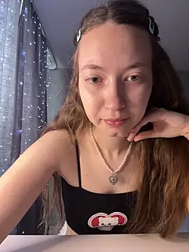 Snapshot of Holy_Poly chatting on 02/02/26, 07:51 Holy Poly online show from 02/02/26, 07:51