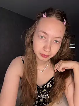 Snapshot of Holy_Poly chatting on 02/06/26, 07:45 Holy Poly online show from 02/06/26, 07:45