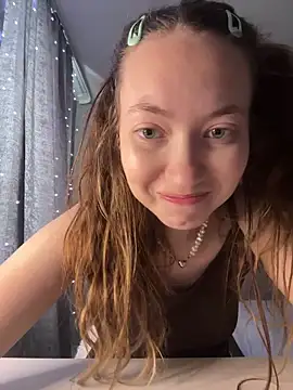 Snapshot of Holy_Poly chatting on 02/13/26, 07:48 Holy Poly online show from 02/13/26, 07:48