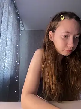 Snapshot of Holy_Poly chatting on 03/19/26, 05:33 Holy Poly online show from 03/19/26, 05:33