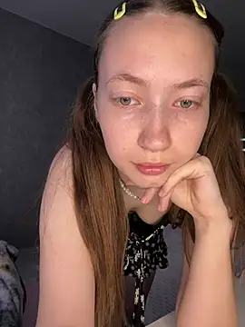 Snapshot of Holy_Poly chatting on 04/08/26, 05:29 Holy Poly online show from 04/08/26, 05:29