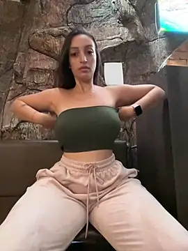 BelleRune online show from 04/03/26, 06:17