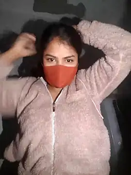 Snapshot of Red_Love_1 chatting on 12/19/25, 02:40 Red Love 1 online show from 12/19/25, 02:40