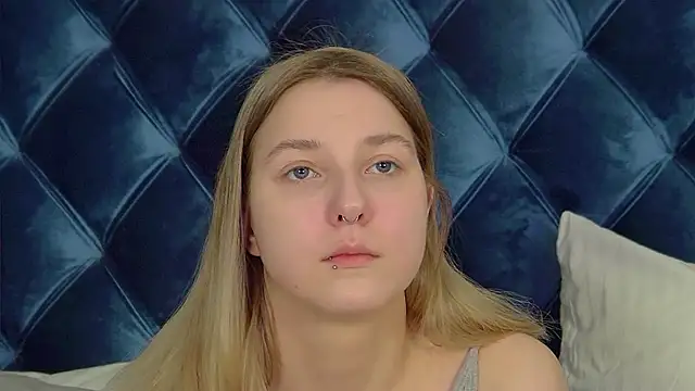 Snapshot of TinnaBurton chatting on 03/30/26, 04:41 TinnaBurton online show from 03/30/26, 04:41