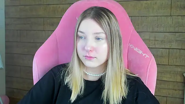 TinnaBurton online show from 05/21/26, 04:25