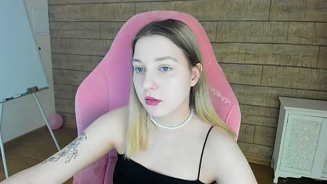 TinnaBurton online show from 05/28/26, 04:37
