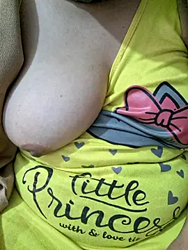 mnbvcxzqwertyuiop1235 online show from 04/02/26, 10:57