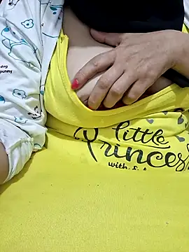 mnbvcxzqwertyuiop1235 online show from 04/13/26, 07:52