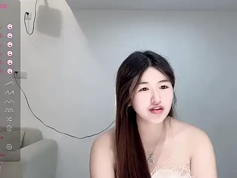 Snapshot of youyou-668 chatting on 11/14/25, 11:09 youyou-668 online show from 11/14/25, 11:09