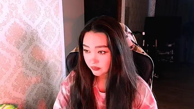 Emma Uilson online show from 12/16/25, 03:00