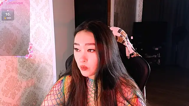 Emma Uilson online show from 12/19/25, 07:37