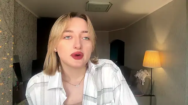 Snapshot of Emily_lyy chatting on 11/20/25, 09:20 Emily lyy online show from 11/20/25, 09:20