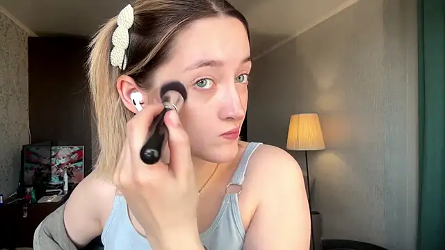 Emily lyy online show from 11/25/25, 10:15