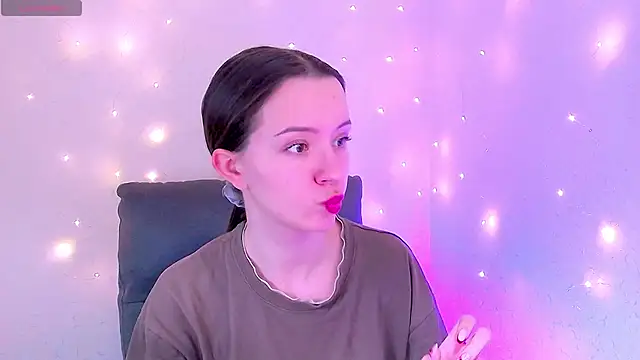 Snapshot of BellaVelure6767 chatting on 03/22/26, 02:59 BellaVelure6767 online show from 03/22/26, 02:59