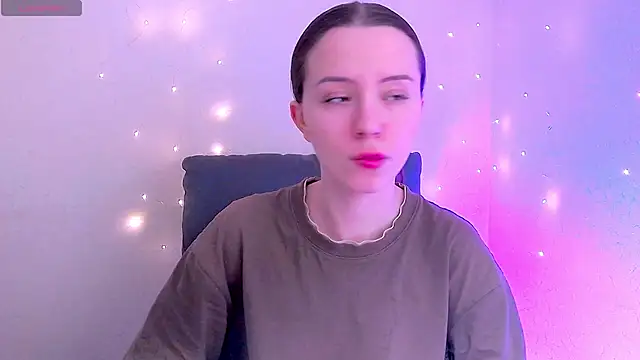 Snapshot of BellaVelure6767 chatting on 03/23/26, 01:09 BellaVelure6767 online show from 03/23/26, 01:09