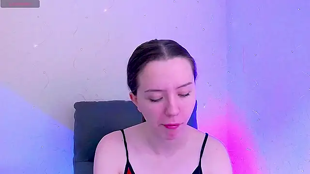 Snapshot of BellaVelure6767 chatting on 04/04/26, 01:48 BellaVelure6767 online show from 04/04/26, 01:48