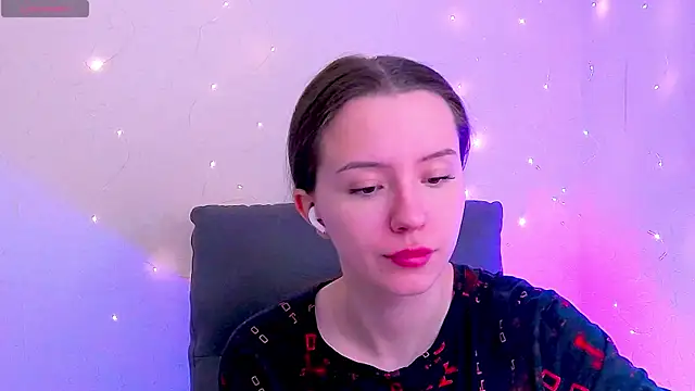 Snapshot of BellaVelure6767 chatting on 04/06/26, 02:53 BellaVelure6767 online show from 04/06/26, 02:53