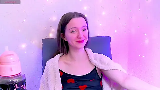 Snapshot of BellaVelure6767 chatting on 04/09/26, 12:21 BellaVelure6767 online show from 04/09/26, 12:21