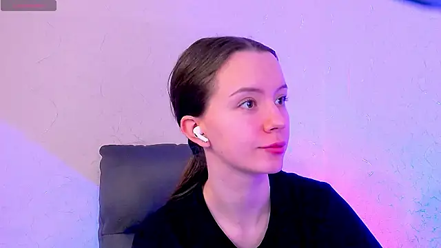 Snapshot of BellaVelure6767 chatting on 04/15/26, 02:40 BellaVelure6767 online show from 04/15/26, 02:40