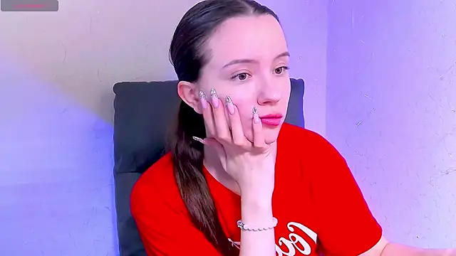 Snapshot of BellaVelure6767 chatting on 04/25/26, 01:41 BellaVelure6767 online show from 04/25/26, 01:41