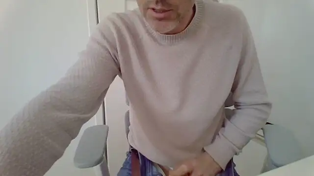 Snapshot of Brandonn1989amateur chatting on 04/01/26, 12:28 Brandonn1989amateur online show from 04/01/26, 12:28